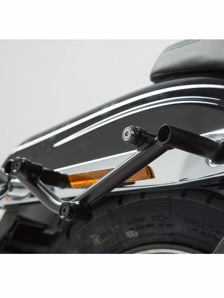 Stelaż boczny SLC SW-MOTECH Harley-Davidson Dyna Fat Bob [08-] [na prawą stronę]