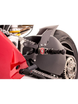 Zestaw regulowanych podnóżków z dźwigniami GILLES MUE2-D01 Ducati (wybrane modele) czarno-czerwone