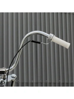 Manetki motocyklowe Biltwell Kung Fu TPV do kierownic o średnicy 22 [mm] białe