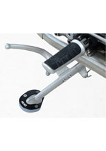 Poszerzenie stopki motocyklowej R&G Triumph Bonneville Bobber 1200 (17-20) srebrne