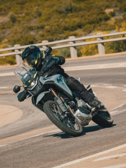 Kask adventure Nexx X.Lifecountry Terra czarno-szaro-żółty matowy