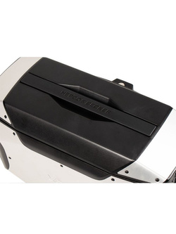 Kufer boczny plastikowy Hepco&Becker Xcore montowany na stelażu C-Bow czarno-srebrny (pojemność: 18 l)