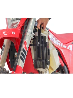Wzmocnienie chłodnicy AXP Racing Gas-Gas, Husqvarna, KTM (wybrane modele) czarne