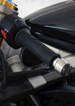 Koncówki kierownicy motocyklowej R&G Racing Triumph Daytona Moto2 765 (20) srebrno-czarne