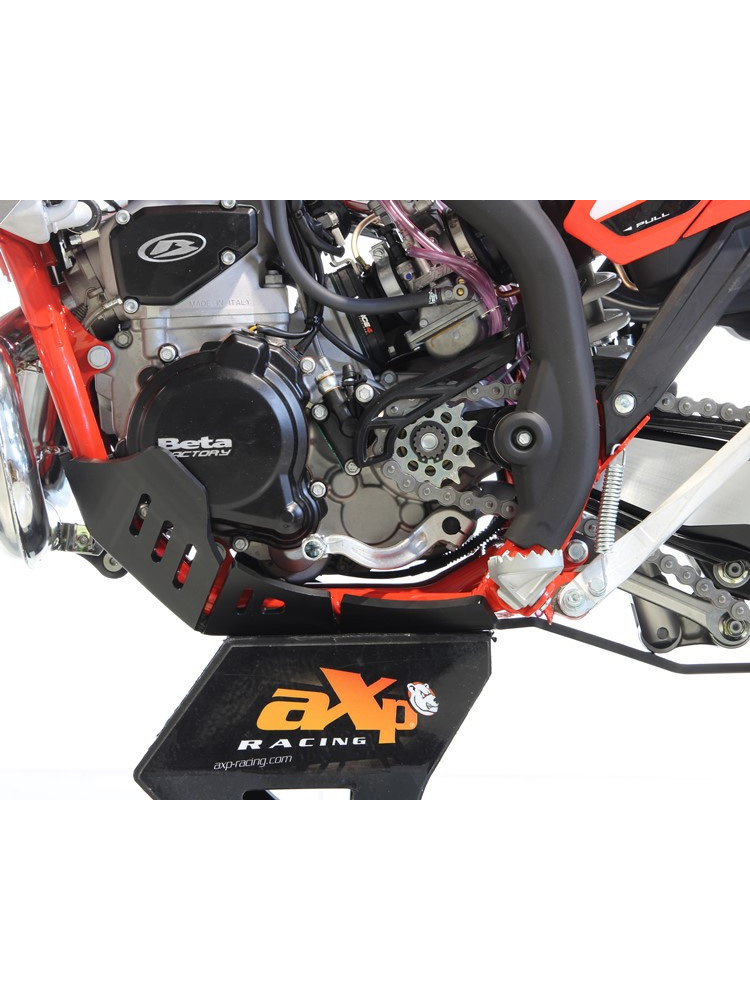 Płyta pod silnik AXP Racing Xtrem do Beta 250 Xtrainer, 300 Xtrainer (23-) z osłoną podnośnika czarna