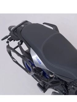 Zestaw: kufry boczne DUSC M i L + kufer centralny DUSC L + stelaże PRO + stelaż Street-Rack SW-Motech Yamaha MT-07 Tracer (16-23)/ Tracer 7 (RM30, RM31) (21-) [poj.: 1 x 33l + 2 x 41l]