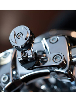 Uchwyt do telefonu na śrubę kierownicy SP Connect Bar Clamp Moto Mount Pro chromowany