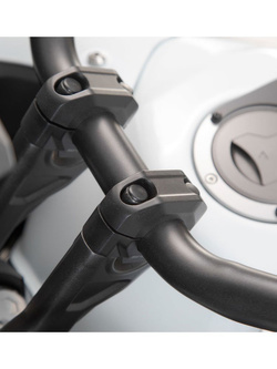 Zestaw podwyższający kierownicę SW-MOTECH modele Hondy, KTM, Suzuki, Yamahy [H: 20mm]