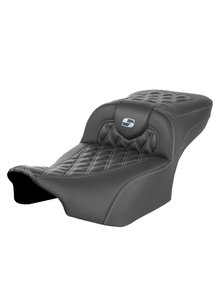 Kanapa motocyklowa dla kierowcy i pasażera Saddlemen Roadsofa CF LS Extended Reach Harley Davidson Road Glide/ Street Glide (wybrane modele) (23-) czarno-srebrna