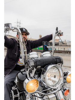 Uchwyt montowany na kierownicy motocykla Quad Lock PRO chromowany