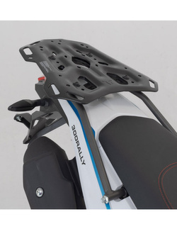 Zestaw: kufer centralny czarny TRAX ADV + stelaż Adventure-rack SW-Motech VOGE 300 Rally LX300GY-G (22-) [pojemność: 38 L]