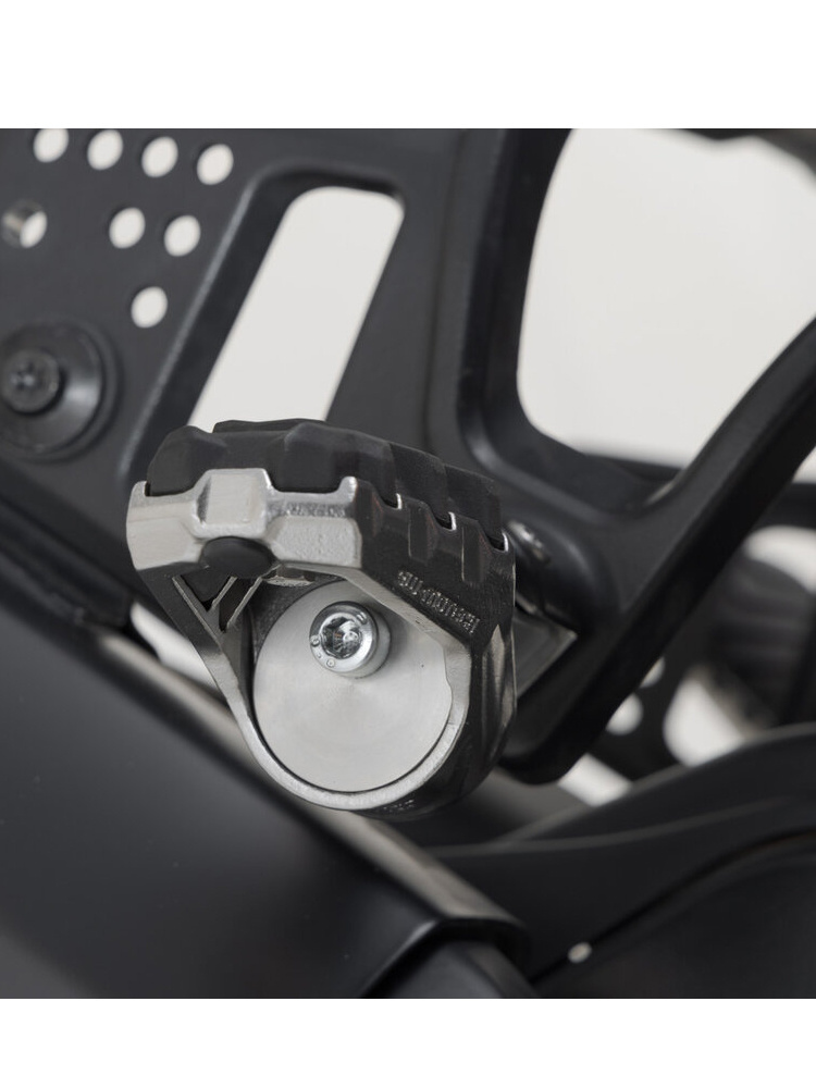 Podnóżki pasażera EVO SW-MOTECH do Harley-Davidson Pan America (RA1250) RA1 (21-)/ ST (24-)/ BMW R1300 GS (23-)