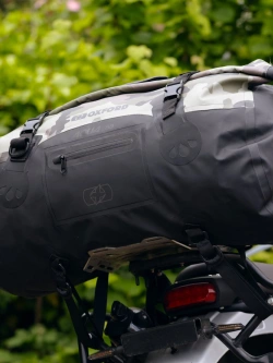 Torba na tył Oxford Aqua RollBag czarny-camo (50 l)