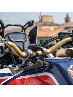 Podwójna, wodoodporna ładowarka USB Lampa Usb-Fix Trek z mocowaniem do kierownicy motocykla [szybkie ładowanie; 5400 mA; 12/24 V]