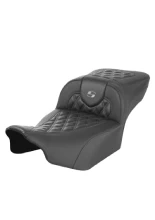 Kanapa motocyklowa dla kierowcy i pasażera Saddlemen Roadsofa CF LS Extended Reach Harley Davidson Road Glide/ Street Glide (wybrane modele) (23-) czarno-szara