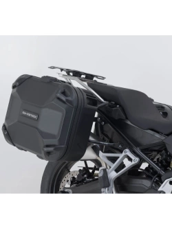 Zestaw: kufry boczne DUSC M i L + kufer centralny DUSC L + stelaże PRO + stelaż Adventure-Rack SW-Motech BMW F 900 GS Adventure (24-) [poj.: 1 x 33l + 2 x 41l]