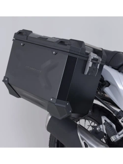 Zestaw: kufry boczne TRAX ADV + stelaże PRO SW-Motech Kawasaki KLE 500/ SE (26-) czarne [poj.: 2 x 45l]