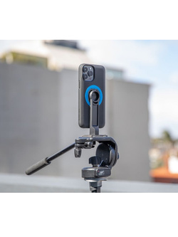 Zestaw: etui MAG na telefon iPhone 17 (magnetyczne) oraz adapter do statywu Quad Lock