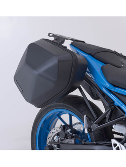 Zestaw: kufry boczne plastikowe Urban ABS + stelaże SLC SW MOTECH Suzuki GSX 8S (23-)/ GSX-8R (24-) (pojemność: 2 x 16,5l)