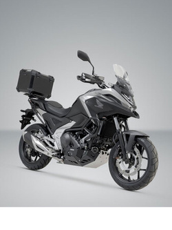 Zestaw: kufer centralny czarny TRAX ADV + stelaż Street-rack SW-Motech Honda NC750X / XD (20-) [pojemność: 38 L]