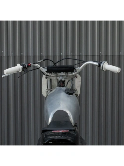 Manetki motocyklowe Biltwell Renegade TPV do kierownic o średnicy 25.4 [mm] białe