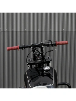 Manetki motocyklowe Biltwell Thruster TPV do kierownic o średnicy 25.4 [mm] czerwone
