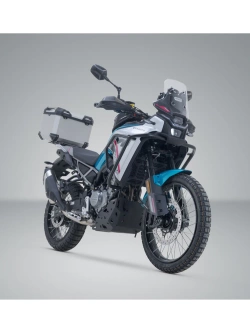 Zestaw: kufer centralny srebrny TRAX ADV + stelaż Adventure-rack SW-Motech CF Moto 450MT (23-)/ 800 MT-X (24-)/ 1000 MT-X (25-) [poj.: 38 L]