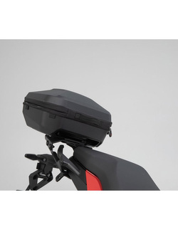 Zestaw: kufer centralny plastikowy + stelaż URBAN ABS SW-MOTECH BMW F 900 R / XR [19-] [pojemność 16-29 L]