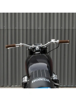 Manetki motocyklowe Biltwell Kung Fu TPV do kierownic o średnicy 25.4 [mm] brązowe