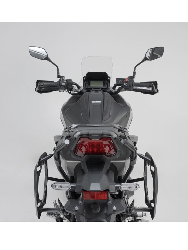 Zestaw: kufry boczne TRAX ADV + stelaże PRO Sw-Motech Honda NC750X/XD (20-) (pojemność: 2 x 37 L) srebrne
