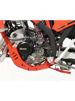 Płyta pod silnik AXP Racing Xtrem Beta 125/ 200 RR (23-24)/ Race (23-)/ Xpro (25-) z osłoną podnośnika czerwona