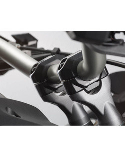 Zestaw podwyższający kierownicę SW-MOTECH Aprilia, CF Moto, Honda, Benelii, KTM, Suzuki, Yamaha (wybrane modele) [H: 30mm] czarny