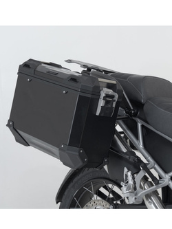 Zestaw: kufry boczne + stelaże PRO TRAX ADV SW-MOTECH 45/37 do motocykla Triumph Tiger 1200 GT / Pro / Rally Pro (22-) (pojemność 37 i 45 L) czarne