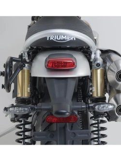Zestaw: kufer boczny plastikowy URBAN ABS + stelaż SLC SW-Motech Triumph Scrambler 1200 X/ XC/ XE [poj.: 16,5l; na lewą stronę]