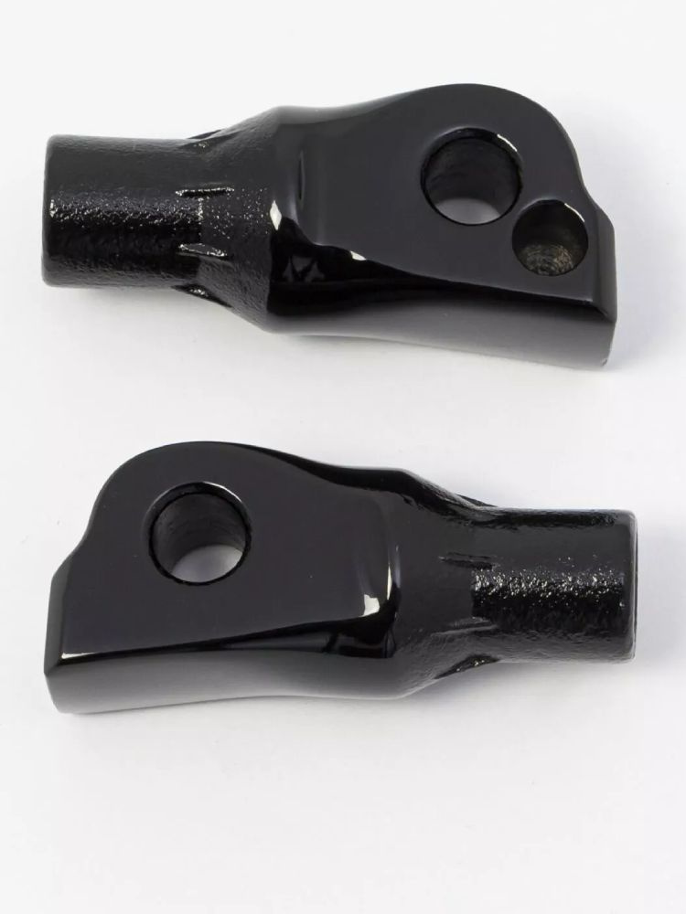 Adaptery do podnóżków pasażera Kuryakyn Harley Davidson (wybrane modele) zwężane czarne