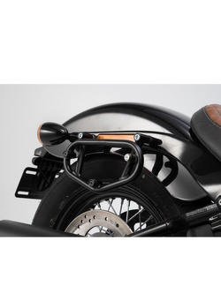 Zestaw: sakwy boczne LEGEND GEAR LC2 + LC1 + stelaże HARLEY-DAVIDSON Softail Street Bob (FXBB) ST1 (17-20), Softail Standard (20-), Low Rider (17-) [pojemność: 13,5 + 9,8 L] czarne