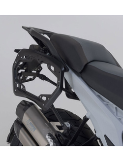Zestaw: kufry boczne + stelaże PRO TRAX ADV SW-MOTECH 37/37 do motocykla BMW R 1300 GS (23-) [pojemność 2 x 37 L]