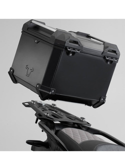 Zestaw: kufer centralny czarny TRAX ADV + stelaż Adventure-rack SW-Motech Moto Guzzi V85 TT (19-) [pojemność: 38 L]