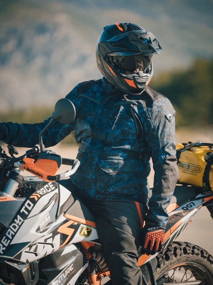 Kask adventure Nexx X.Lifecountry Terra szaro-czarno-czerwony matowy