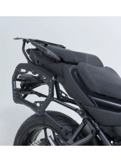 Zestaw: kufry boczne TRAX ADV + stelaże PRO SW-Motech Yamaha Tracer 9/ GT/ GT+ (24-) czarne [poj.: 2 x 45 L]