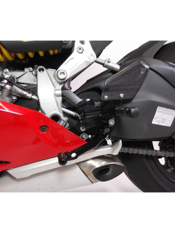 Zestaw regulowanych podnóżków z dźwigniami GILLES VCR-D04 Ducati (wybrane modele) czarny