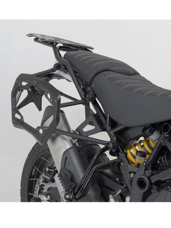 Zestaw: kufry boczne TRAX ADV + stelaże PRO 45/37 L Sw-Motech Ducati DesertX (22-)/ Rally (23-) (pojemność 37 i 45 L) srebrne