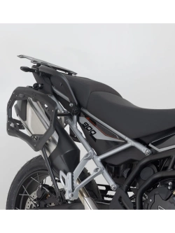 Zestaw: kufry boczne + stelaże PRO TRAX ADV SW-Motech Triumph Tiger 900 GT/ Pro, Rally Pro (23-) srebrne [poj.: 45 +37l]