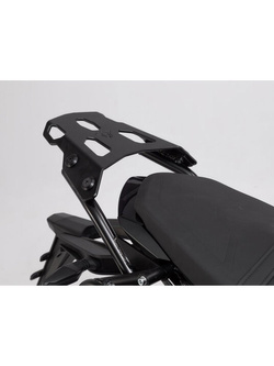 Zestaw: kufer centralny plastikowy Urban ABS + stelaż Sw-Motech KTM 1290 Super Duke R (16-19) [pojemność 16-29 L]