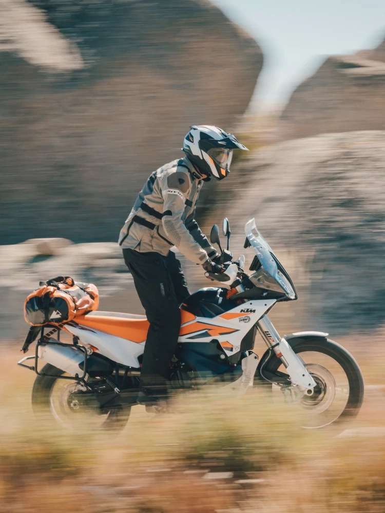 Kask adventure Nexx X.Lifecountry Terra biało-czarno-pomarańczowy matowy