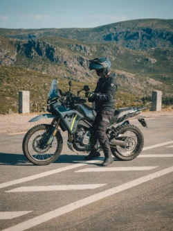 Kask adventure Nexx X.Lifecountry Plain niebieski