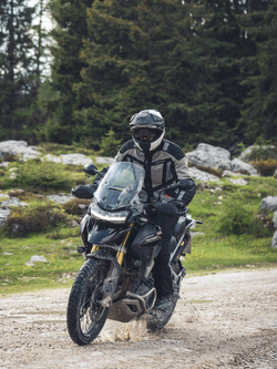 Zestaw: Kask szczękowy Schuberth E2 biały połysk + dedykowany interkom motocyklowy
