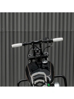 Manetki motocyklowe Biltwell Recoil TPV do kierownic o średnicy 22 [mm] białe