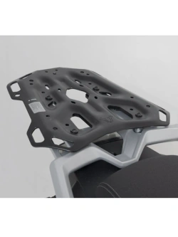 Zestaw: kufer centralny DUSC L + stelaż Adventure-rack CF Moto 800MT (21-25) [poj.: 41l]