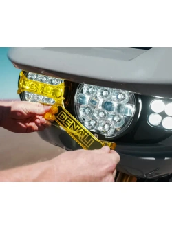 Kompletny zestaw reflektorów Denali Full Deck z oświetleniem Harley Davidson Road Glide (24-)